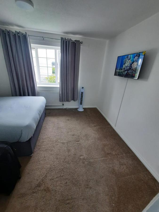 Two Bedroom Luxury House Thamesmead  Екстериор снимка