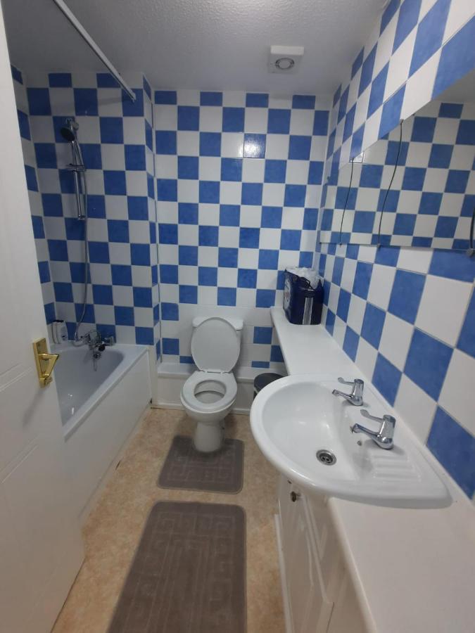 Two Bedroom Luxury House Thamesmead  Екстериор снимка