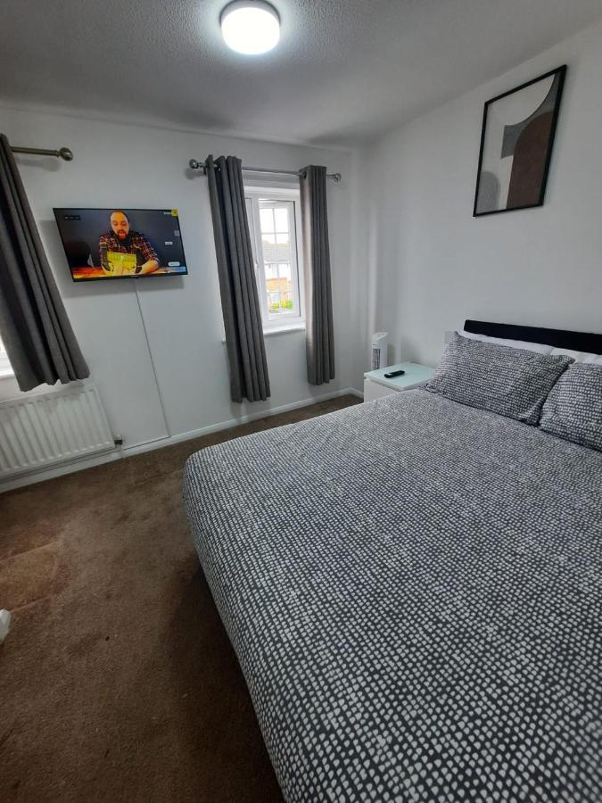 Two Bedroom Luxury House Thamesmead  Екстериор снимка